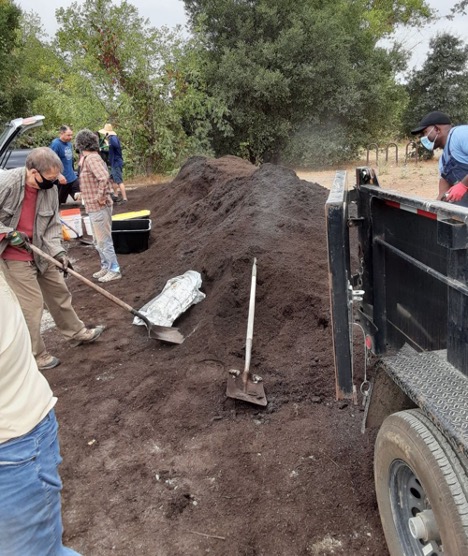 10/6: City of Sebastopol Climate Action Committee Organic Compost Giveaway is a Slam Dunk